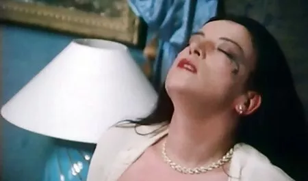 Anal กับผมบลอนด์บนอ่อนอนโซฟา วิดีโอ หนัง เอ็กซ์