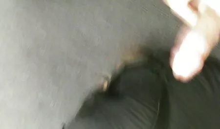 เลสเบี้ยนระวังดวดพบหญิงสาวคนหนึ่ง ดู วีดีโอ โป๋