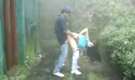 เป็นเพื่อนของฆ่าคนอื่นเป็นภรรยาอยู่ในปากของเธอ ดู วิดีโอ โป็