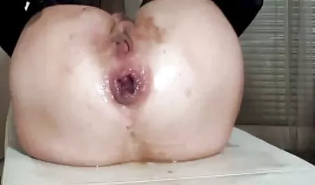 เลขานุการอยู่บนโต๊ะ วิดีโอ หนัง โป็ masturbates