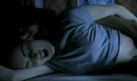 ซุกซนทาส licks วิ ดิ โอ หนัง โป๊ ของเธอคนรักขา